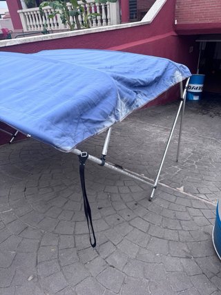 Toldo para embarcación azul