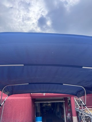 Toldo para embarcación azul