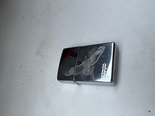 Los dos mecheros Zippo