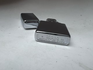 Los dos mecheros Zippo