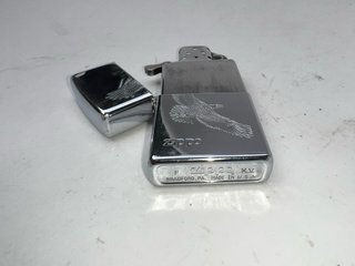Los dos mecheros Zippo