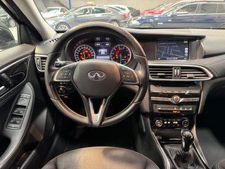 Infiniti Q30 1.6 i