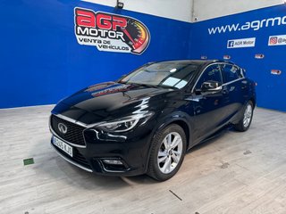 Infiniti Q30 1.6 i