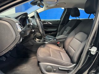 Infiniti Q30 1.6 i