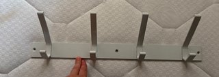 Perchero de pared metálico blanco
