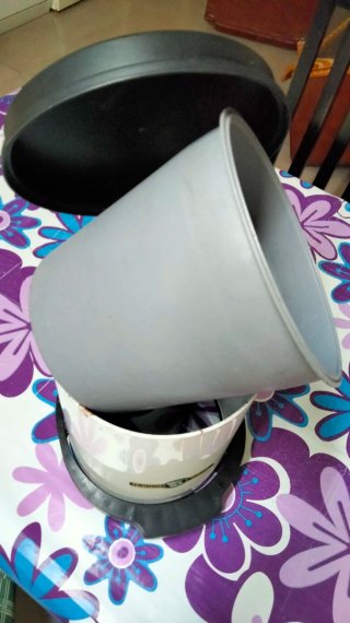 Papelera con pedal