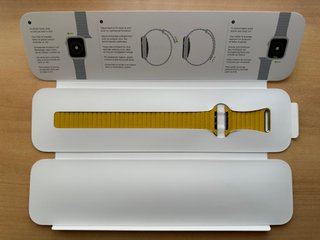 Apple Watch 44mm. Meyer Lemon Leather Loop M