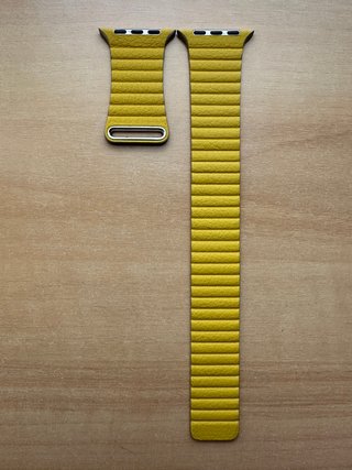 Apple Watch 44mm. Meyer Lemon Leather Loop M