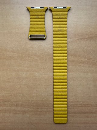 Apple Watch 44mm. Meyer Lemon Leather Loop M