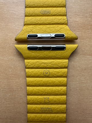 Apple Watch 44mm. Meyer Lemon Leather Loop M