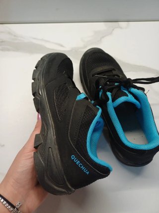 Scarpe da trekking nere e blu