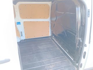 Suelo Ford Transit L1H1