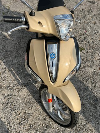 Piaggio Liberty 125 Beige/Negro