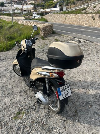 Piaggio Liberty 125 Beige/Negro
