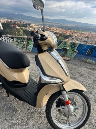 Piaggio Liberty 125 Beige/Negro