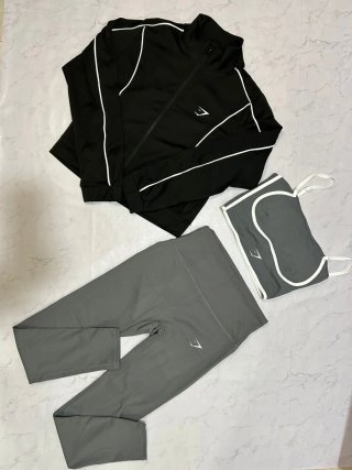 Conjunto Gymshark Mujer Negro y Gris