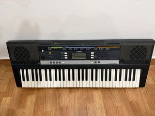 Teclado Yamaha PSR-E243