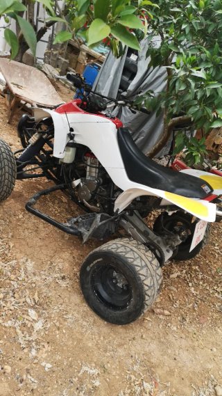 Suzuki LTZ 400 vendo o cambio por vespa