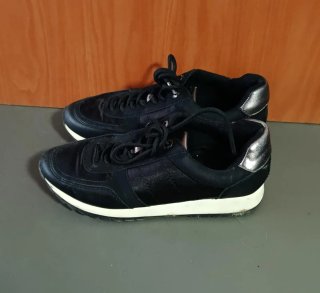 Zapatillas Parfois Negras y Plateadas Talla 37