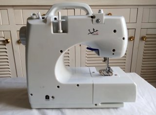 Máquina de Coser Jata MC675N Mini