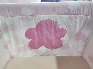 Minicuna para bebé con estampado de nubes
