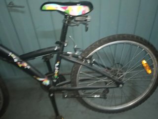 Bicicleta Btwin Negra y Blanca
