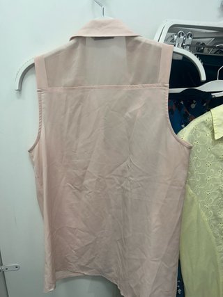 Blusa Stradivarius sin mangas color rosa palo