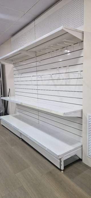 Estanterías metálicas para tienda