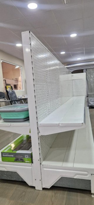 Estanterías metálicas para tienda