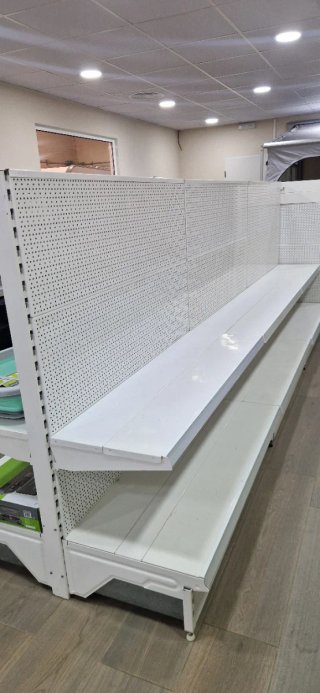 Estanterías metálicas para tienda