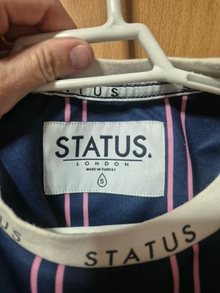 Camiseta Status London Rayas Azul Rosa