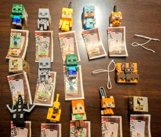 Figuras Minecraft Kinder Joy
