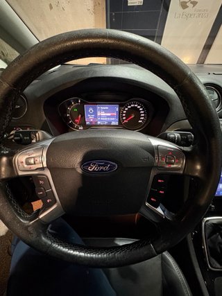 Ford S-MAX 2011