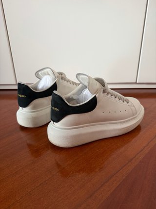 Sneakers Alexander McQueen Bianche e Nere