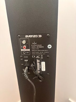 Torre de Sonido Avenzo Negra