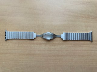 Apple Watch 38mm. Silver Stainless Steel Bracelet