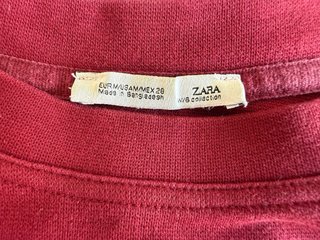 Sudadera/jersey en color rojo, básica y muy combin