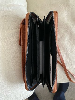 Cartera de piel efecto cocodrilo