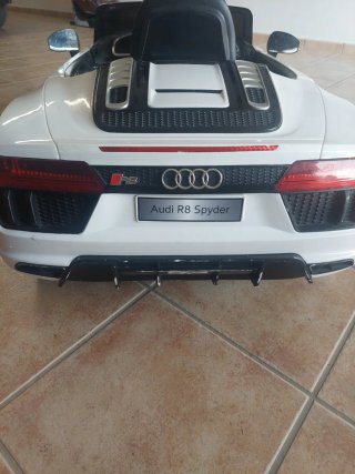 Coche eléctrico infantil Audi R8