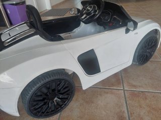 Coche eléctrico infantil Audi R8