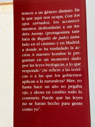 Con los ojos cerrados novela