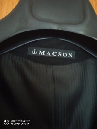 Chaqueta elegante , paño negra completamente nueva