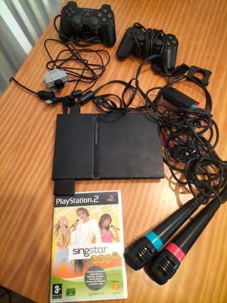 PlayStation 2 + accesorios.
