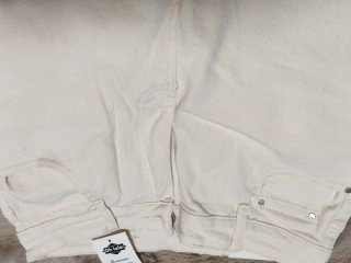 Pantalones vaqueros color crudo