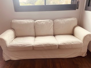 Sofá Ikea 3 plazas beige tela.
