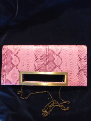 Bolso imitación serpiente rosa