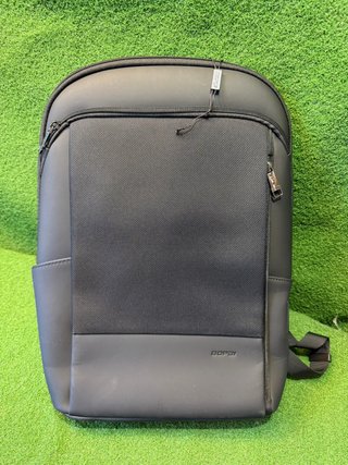 Mochila Negra Carga USB Portátil 15 Pulgadas