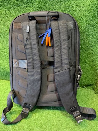 Mochila Negra Carga USB Portátil 15 Pulgadas