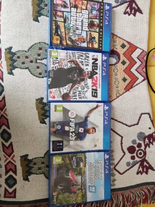 PS4 Pro 1TB + 2 Mandos + 8 Juegos
