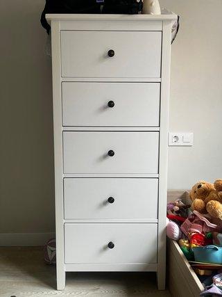 Cajonera alta blanca de madera